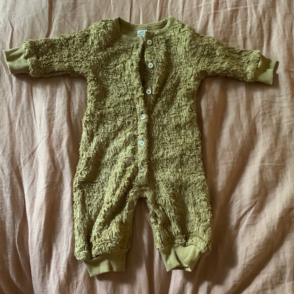 Kate Quinn NWOT Sherpa Cuffed Jumpsuit Gold 6-12 Months